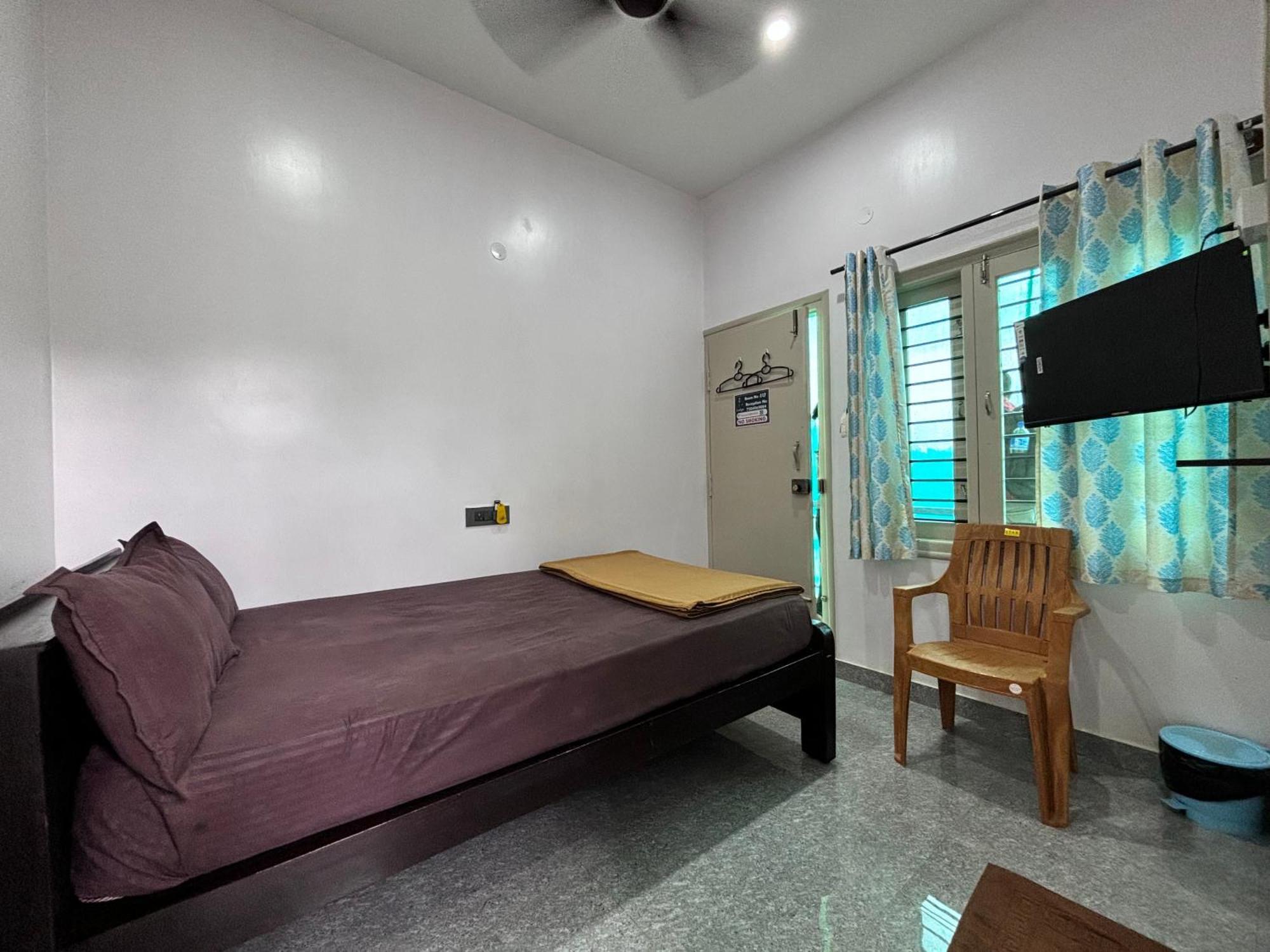 Sri Siri Lodge And Hotel Chikmagalur Exterior photo